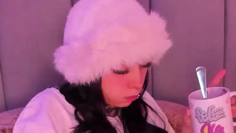 Snapshot of linda_milleer_ chatting on January 9, 6:05 am Lindaa maria online show from January 9, 6:05 am