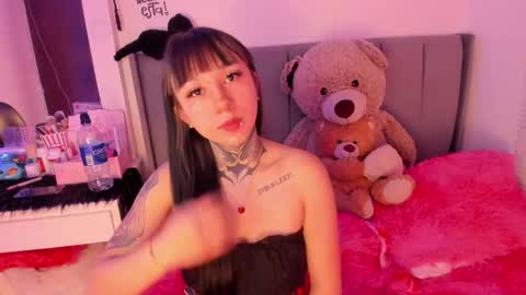 Snapshot of linda_milleer_ chatting on January 10, 2:57 am Lindaa maria online show from January 10, 2:57 am