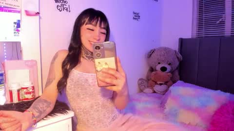 Snapshot of linda_milleer_ chatting on February 8, 12:03 am Lindaa maria online show from February 8, 12:03 am