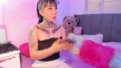 Snapshot of linda_milleer_ chatting on February 12, 9:54 pm Lindaa maria online show from February 12, 9:54 pm