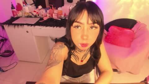 Snapshot of linda_milleer_ chatting on March 1, 8:11 pm Lindaa maria online show from March 1, 8:11 pm