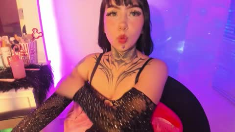 Snapshot of linda_milleer_ chatting on March 4, 2:39 am Lindaa maria online show from March 4, 2:39 am