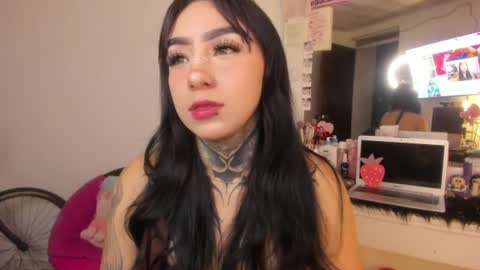 Snapshot of linda_milleer_ chatting on July 1, 10:42 pm Lindaa maria online show from July 1, 10:42 pm