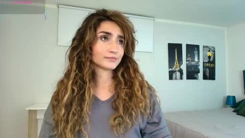 Maria Paula online show from May 30, 12:13 pm