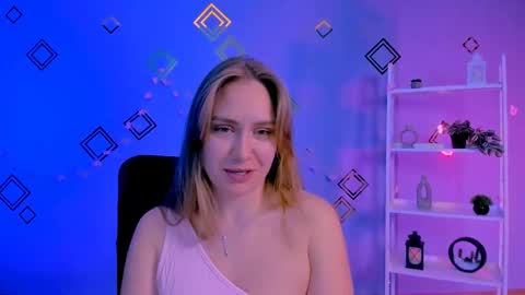 linda_save online show from April 2, 7:11 pm