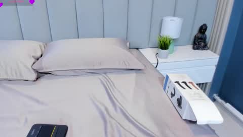 linda_sofi__ online show from March 8, 9:18 pm