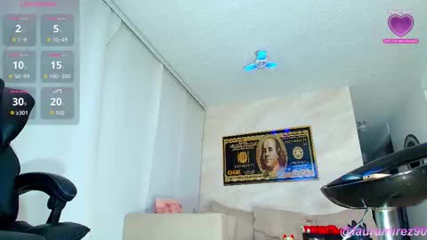 Snapshot of linda_xx90 chatting on October 24, 5:59 am LAURA RAMIREZ online show from October 24, 5:59 am