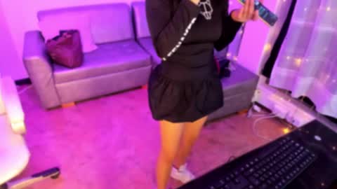 Snapshot of lindaa_miller chatting on January 5, 3:00 am linda miller online show from January 5, 3:00 am