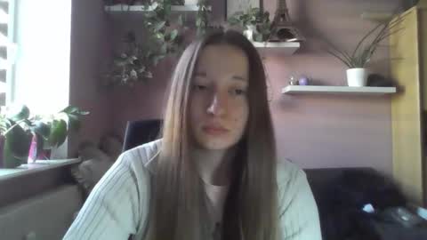 LindaAmore online show from October 14, 6:25 am