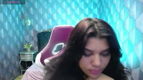 Snapshot of lindabreexlove chatting on December 26, 8:39 am online show from December 26, 8:39 am