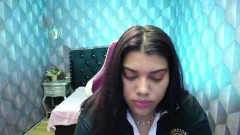 Snapshot of lindabreexlove chatting on December 27, 10:12 am online show from December 27, 10:12 am