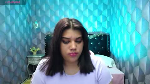 Snapshot of lindabreexlove chatting on December 29, 9:39 am online show from December 29, 9:39 am