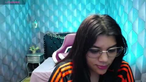 Snapshot of lindabreexlove chatting on December 30, 8:21 am online show from December 30, 8:21 am