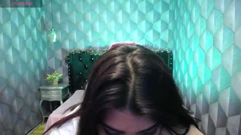 Snapshot of lindabreexlove chatting on January 4, 7:13 am online show from January 4, 7:13 am