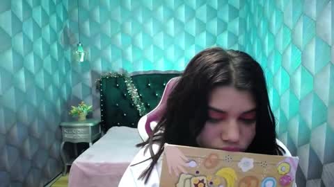 Snapshot of lindabreexlove chatting on January 6, 7:52 am online show from January 6, 7:52 am