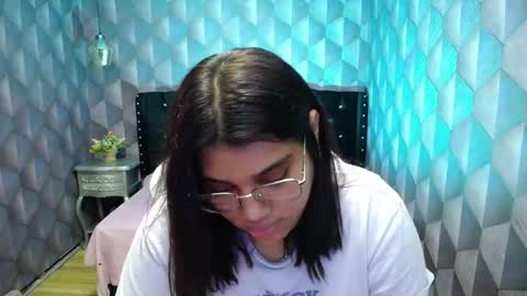 Snapshot of lindabreexlove chatting on January 9, 6:06 am online show from January 9, 6:06 am