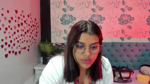 Snapshot of lindabreexlove chatting on January 16, 6:27 pm online show from January 16, 6:27 pm