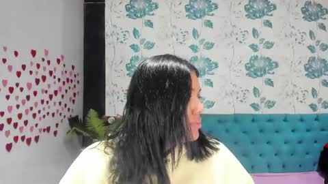 Snapshot of lindabreexlove chatting on January 27, 2:13 pm online show from January 27, 2:13 pm