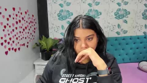 Snapshot of lindabreexlove chatting on February 1, 6:08 pm online show from February 1, 6:08 pm