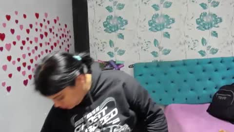 Snapshot of lindabreexlove chatting on February 1, 9:19 pm online show from February 1, 9:19 pm