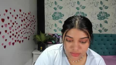 Snapshot of lindabreexlove chatting on February 9, 4:18 pm online show from February 9, 4:18 pm