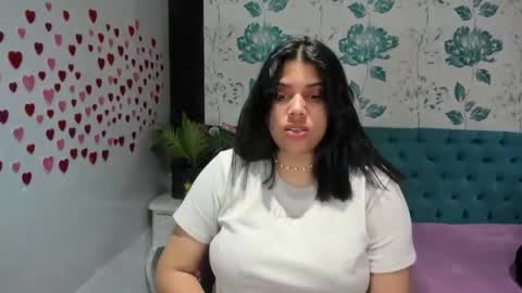 Snapshot of lindabreexlove chatting on February 10, 4:47 pm online show from February 10, 4:47 pm