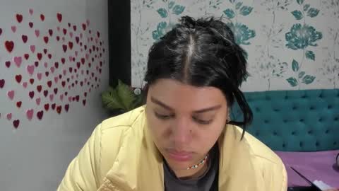 Snapshot of lindabreexlove chatting on February 15, 2:22 pm online show from February 15, 2:22 pm