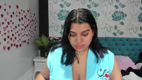 Snapshot of lindabreexlove chatting on February 18, 8:58 pm online show from February 18, 8:58 pm