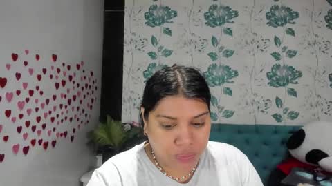 Snapshot of lindabreexlove chatting on February 20, 12:36 pm online show from February 20, 12:36 pm