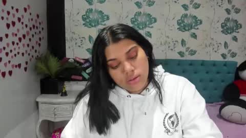 Snapshot of lindabreexlove chatting on February 21, 2:59 pm online show from February 21, 2:59 pm