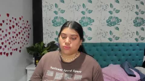 Snapshot of lindabreexlove chatting on February 25, 5:47 pm online show from February 25, 5:47 pm