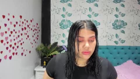 Snapshot of lindabreexlove chatting on March 3, 7:17 pm online show from March 3, 7:17 pm