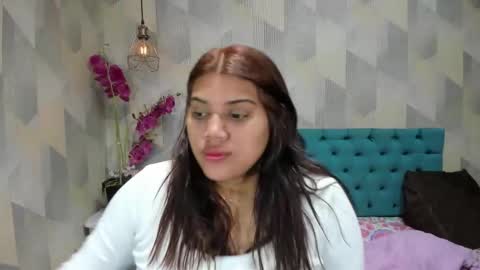 Snapshot of lindabreexlove chatting on September 13, 3:39 am online show from September 13, 3:39 am