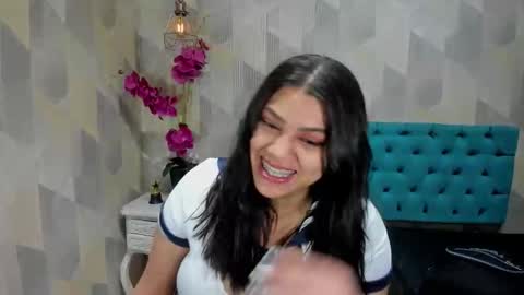 Snapshot of lindabreexlove chatting on October 25, 2:13 pm online show from October 25, 2:13 pm