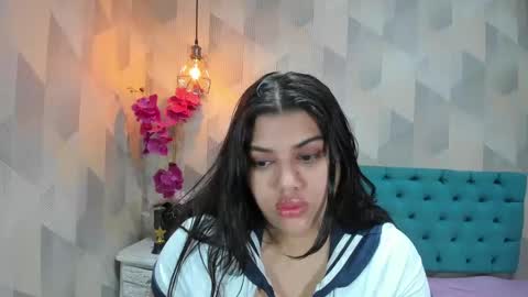 Snapshot of lindabreexlove chatting on November 15, 10:56 am online show from November 15, 10:56 am