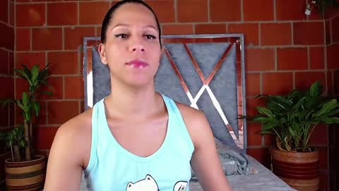 Snapshot of lindagoldsex chatting on December 3, 3:52 am Shelly online show from December 3, 3:52 am