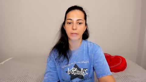 Snapshot of lindainsatiable chatting on June 15, 1:19 am Linda online show from June 15, 1:19 am