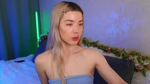 Snapshot of lindathackerr chatting on May 18, 7:09 pm Linda online show from May 18, 7:09 pm