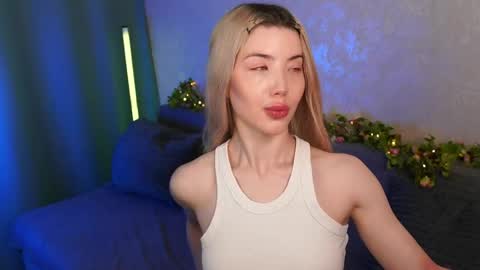 Snapshot of lindathackerr chatting on May 24, 7:02 am Linda online show from May 24, 7:02 am