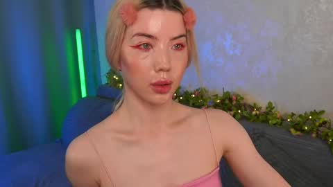 Snapshot of lindathackerr chatting on May 25, 4:07 am Linda online show from May 25, 4:07 am