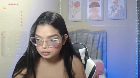 Snapshot of lindsay_sweet24 chatting on October 12, 5:06 am ana online show from October 12, 5:06 am