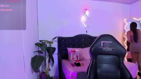 Linda  online show from April 27, 3:26 am