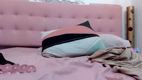  Lindsey  online show from December 12, 10:45 am