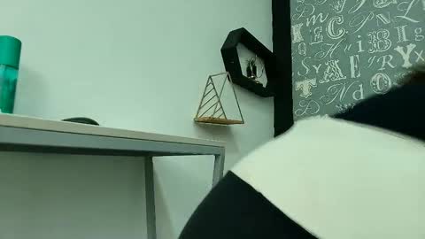  Lindsey  online show from September 21, 11:56 am