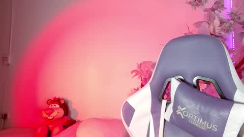 LINDSEYFERRER online show from January 13, 9:09 pm