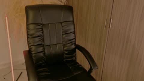 Lindsey Moss online show from March 13, 1:45 am