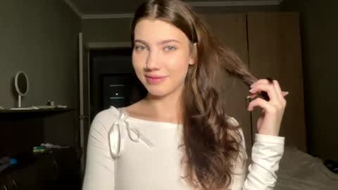 Linda online show from April 24, 2:41 pm