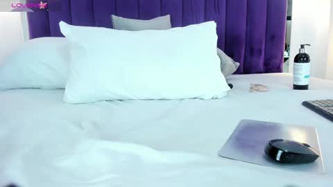 LINDA online show from December 9, 3:00 pm