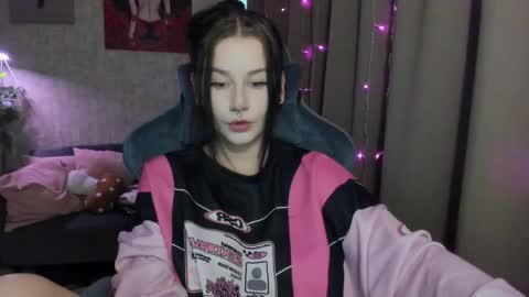 Lina online show from June 8, 8:58 am