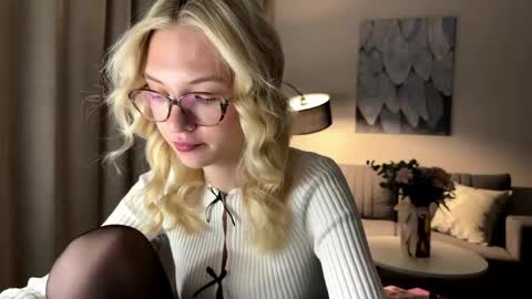 Emma online show from April 29, 6:25 pm